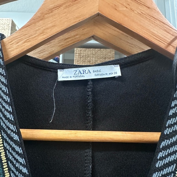 Zara Geometric Patterned Green and Black Dress - Picture 3 of 4